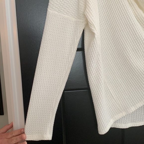 Lazy Sundays Women’s  Top. Scooped Draping, Asymmetrical Hem. Size Medium - Picture 3 of 9